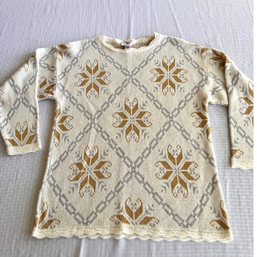 Vintage NutCracker Metallic Snowflake Sweater Med Cream Gold Lurex Made in USA